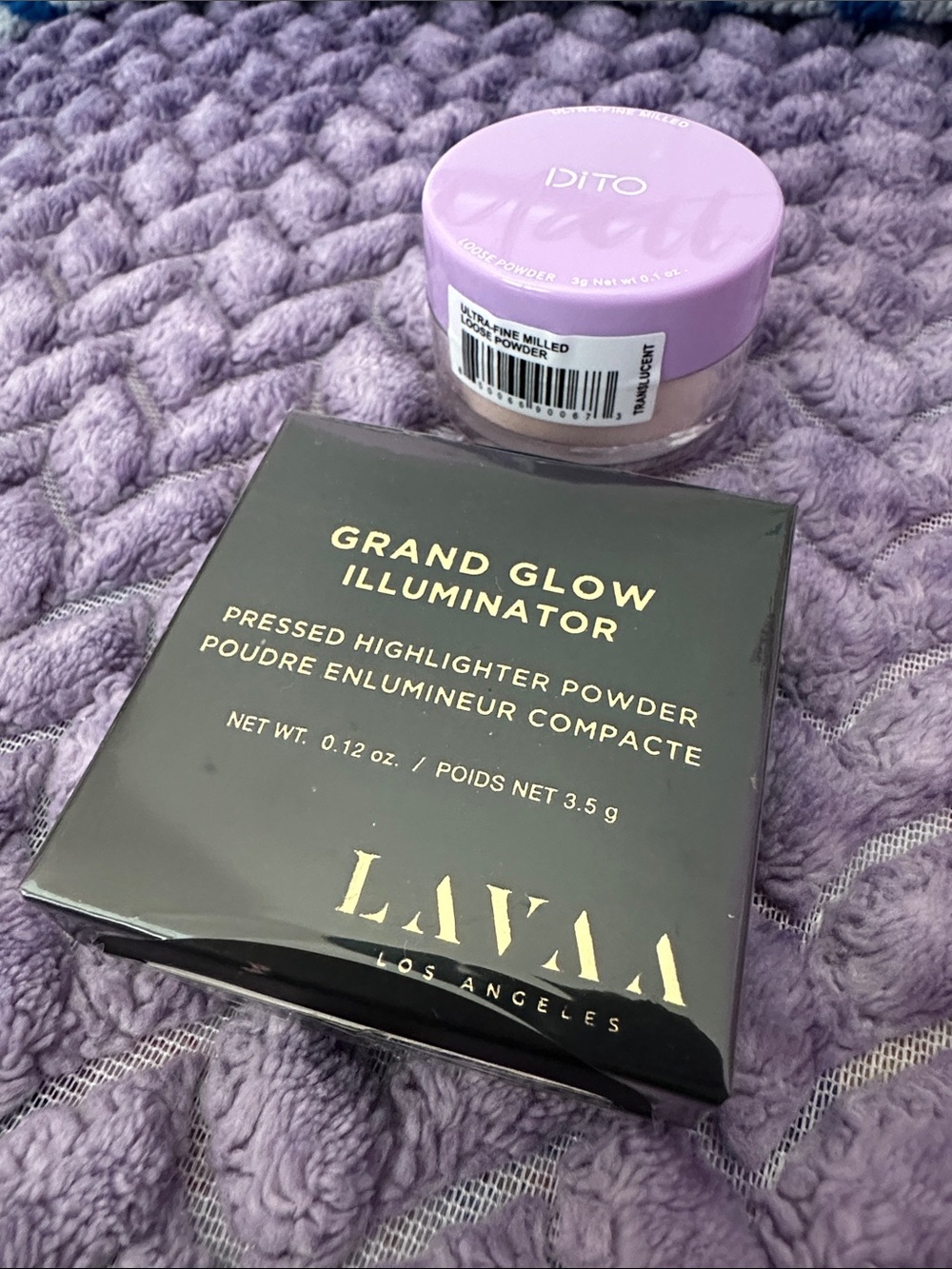 Lavaa Grand Glow Illuminator Pressed Highlighter & Dito Matt Loose Powder